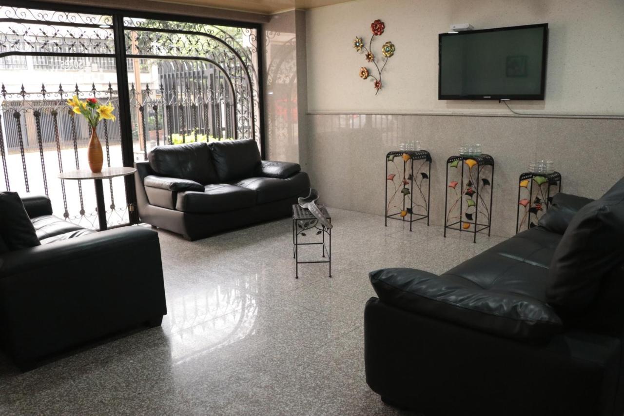 Hoteles Bogota Inn Park Way Exterior photo